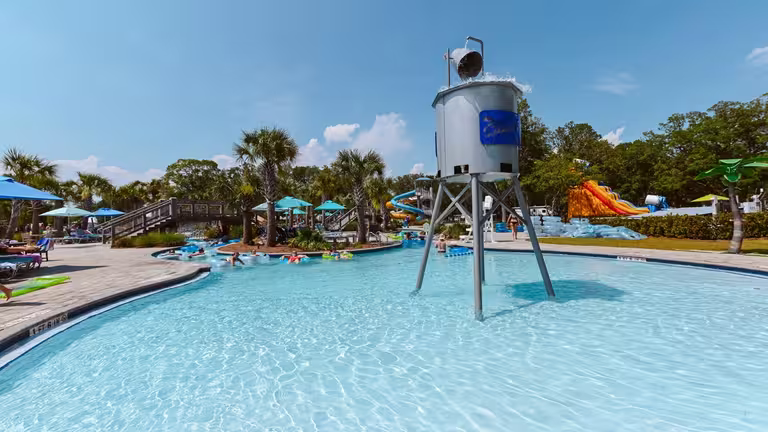 Lazy river and water attractions at Splash RV Resort near Navarre Beach Florida