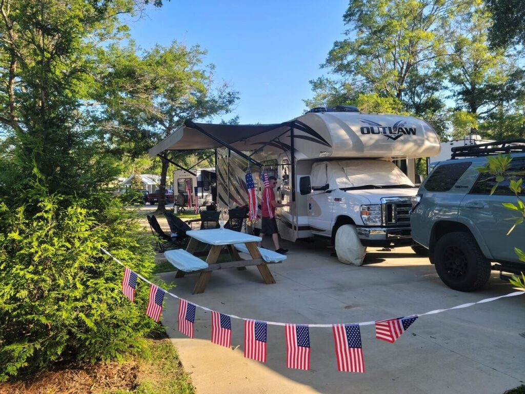 Full hookup concrete RV site near Fort Walton Beach FL
