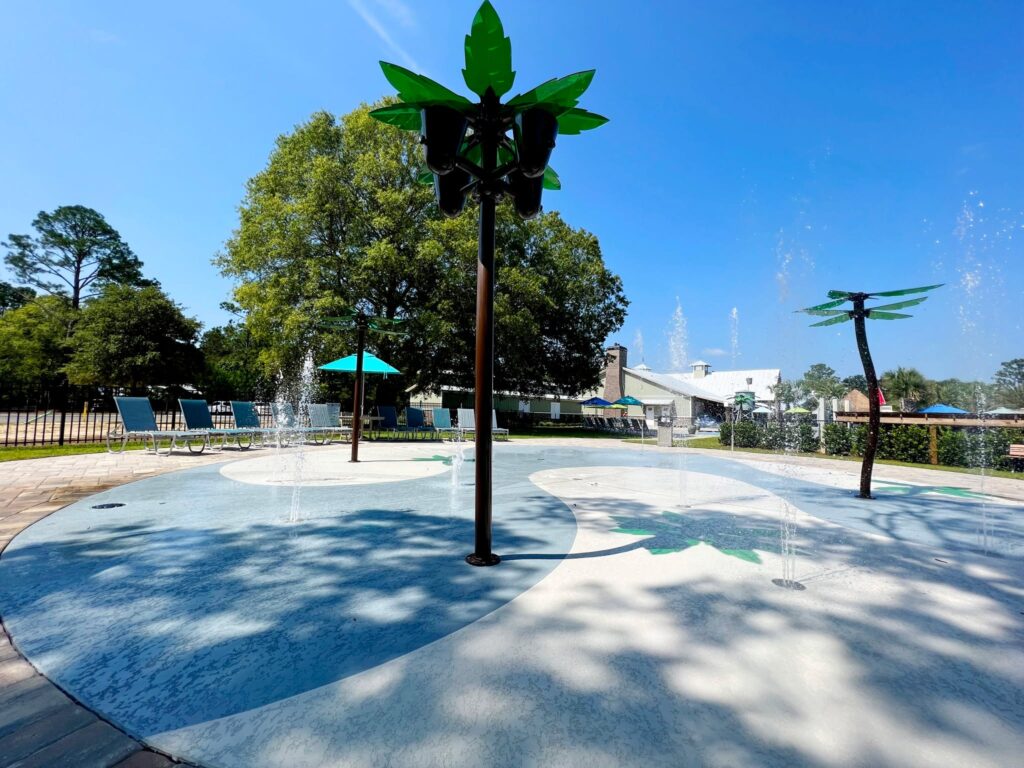 The palm-tree splash pad at Splash RV Resort, a home base for things to do in Fort Walton Beach